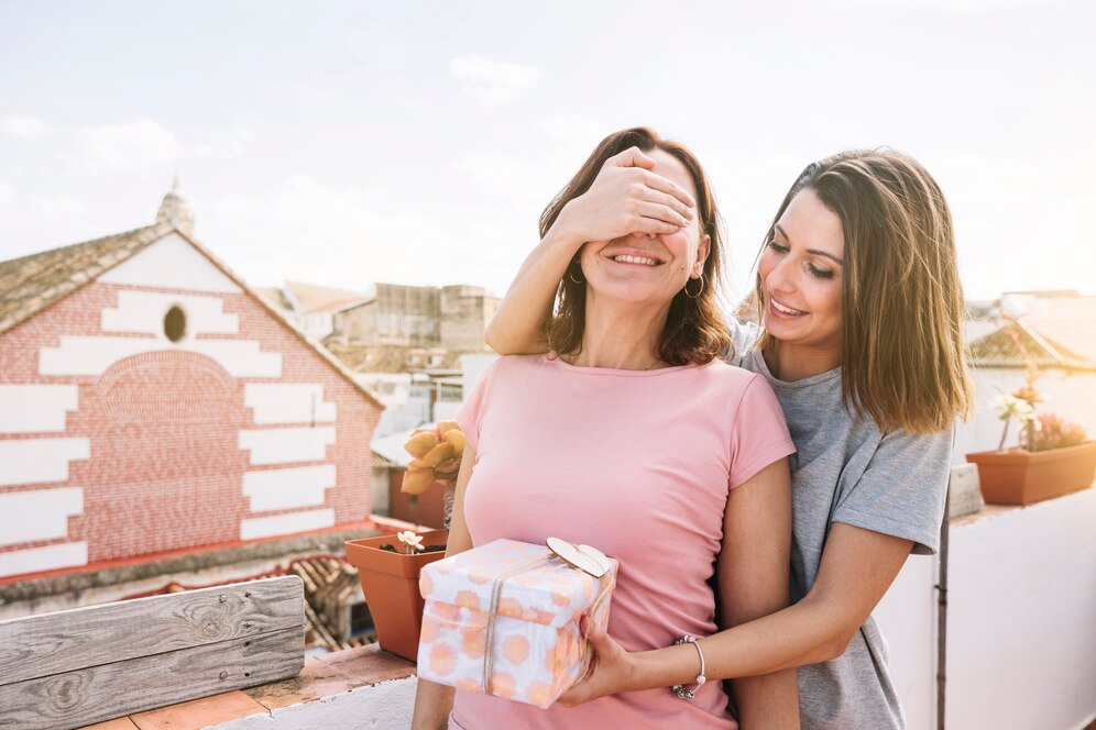woman-making-surprise-woman-street_23-2147784630-min.jpg woman-making-surprise-woman-street_23-2147784630-min.jpg