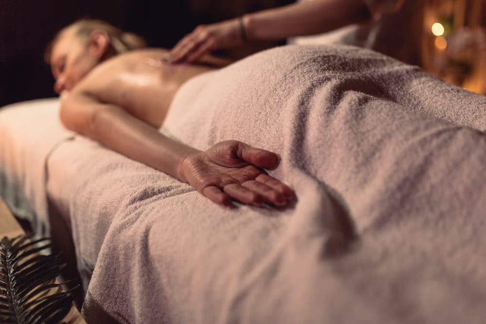 massage-concept-with-woman_23-2147816960_11zon-min.jpg massage-concept-with-woman_23-2147816960_11zon-min.jpg