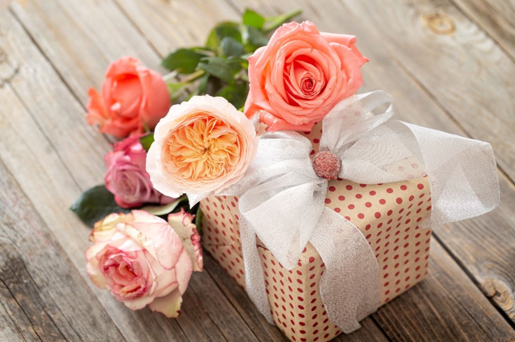 beautifully-wrapped-gift-bouquet-roses-blurred-wooden-table.jpg beautifully-wrapped-gift-bouquet-roses-blurred-wooden-table.jpg