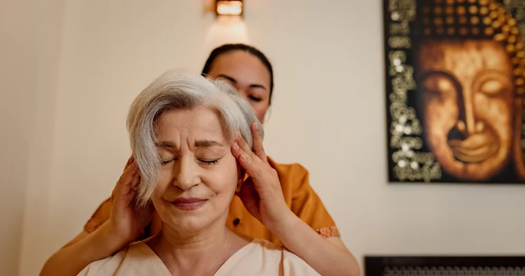 Подарочный сертификат на Рождество на лифтинг-массаж лица