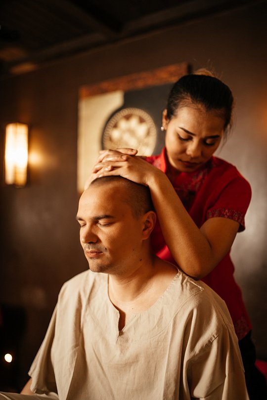 Подарочный сертификат для мужчины на Новый год на массаж головы, ушей, лица