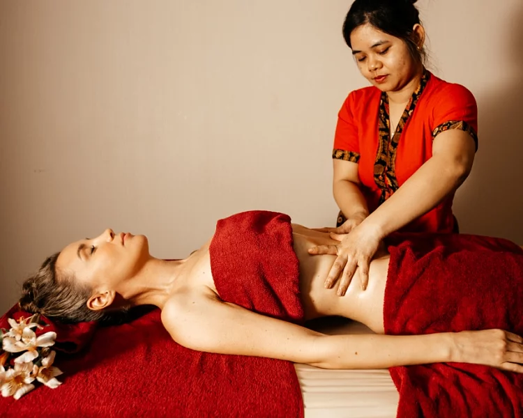 Подарок на Новый год для мамы на сумму 20000 рублей