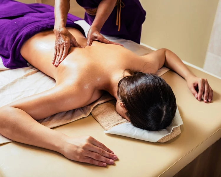 Подарок на Новый год для жены на сумму 7000 рублей