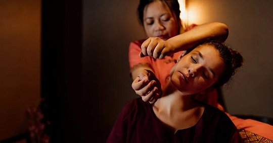 Сертификат на 8 марта на депозит 10000 рублей в Royal Thai учителю